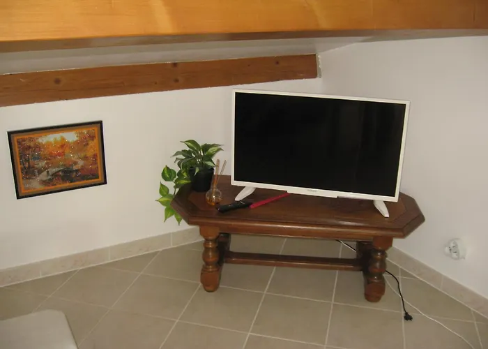 T 2 Avec Velux Sous Les Combes De 34 M2