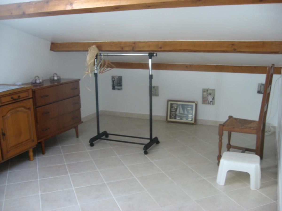 Apartment T 2 Avec Velux Sous Les Combes De 34 M2 *