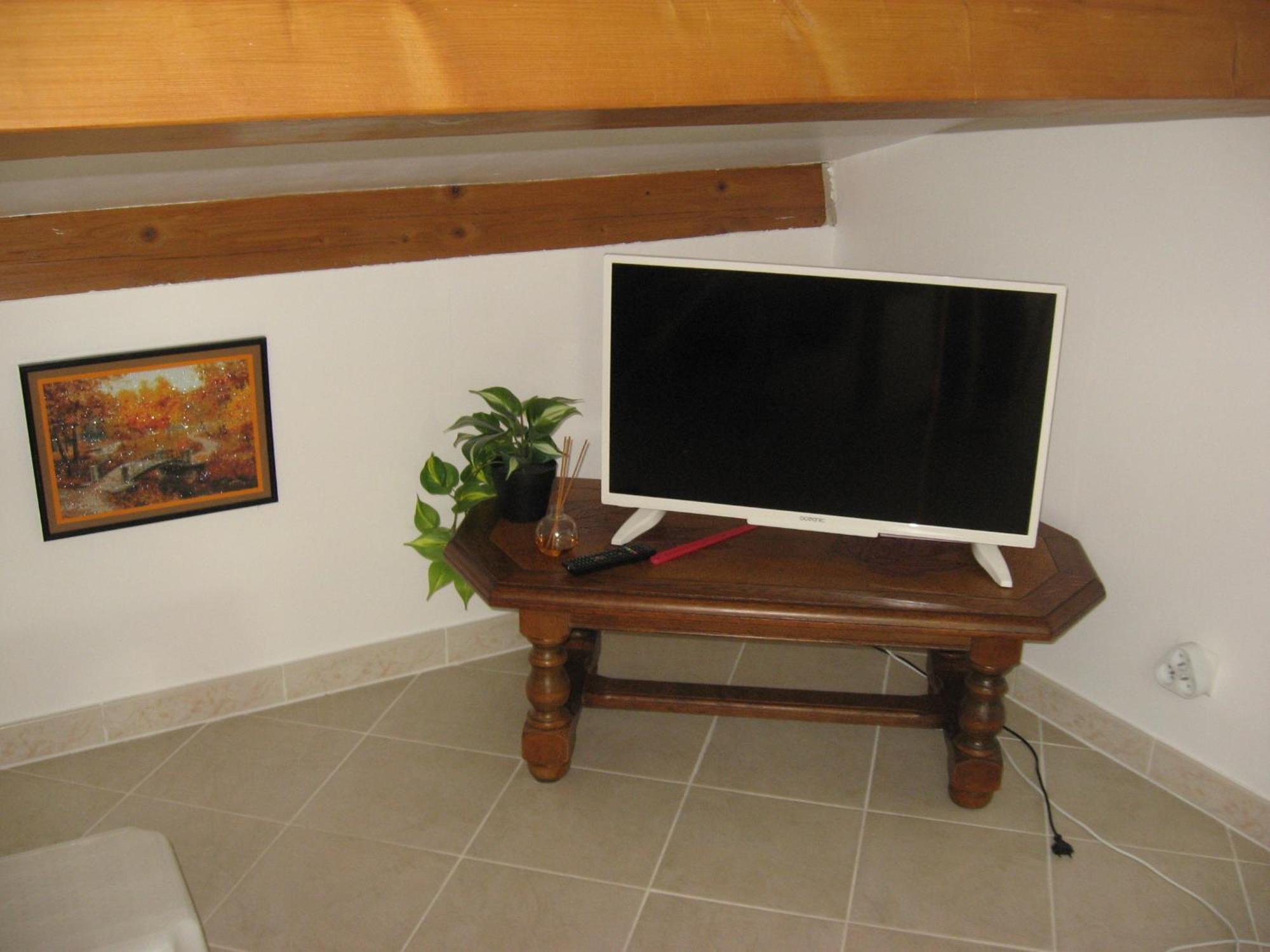 T 2 Avec Velux Sous Les Combes De 34 M2 Apartment La Londe-les-Maures
