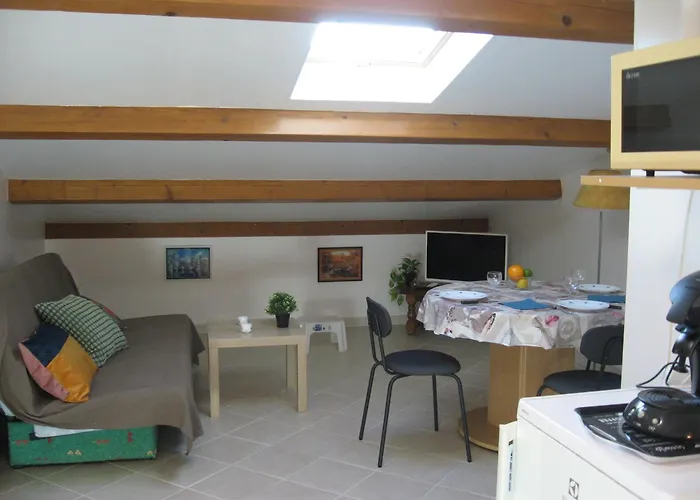 T 2 Avec Velux Sous Les Combes De 34 M2